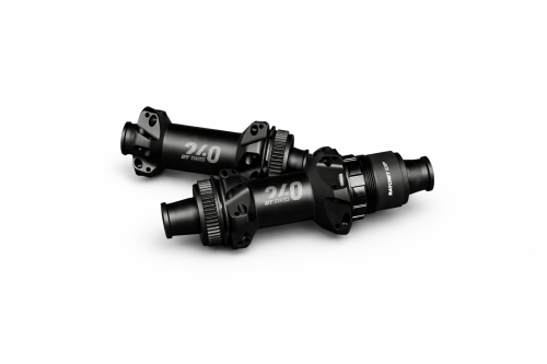 DT Swiss 240 black edition.png